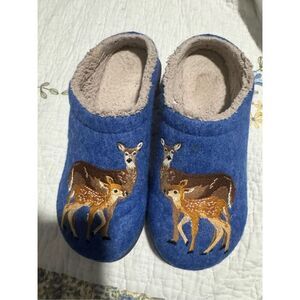 L.L Bean blue deer print embroidered slippers 8